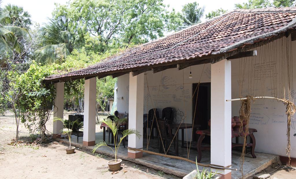 Neem Beach House Тринкомали Экстерьер фото