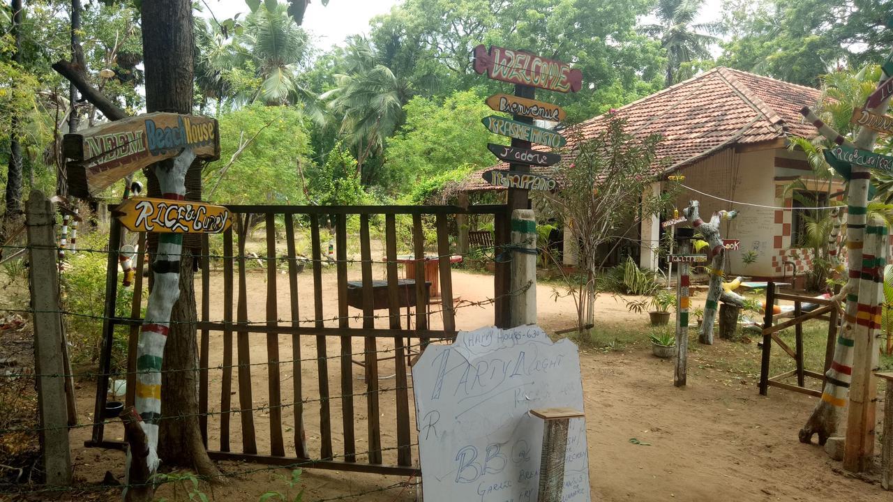 Neem Beach House Тринкомали Экстерьер фото